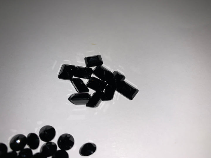 Faceted Black Spinel - Mixed Sizes (10 Carat Lot)