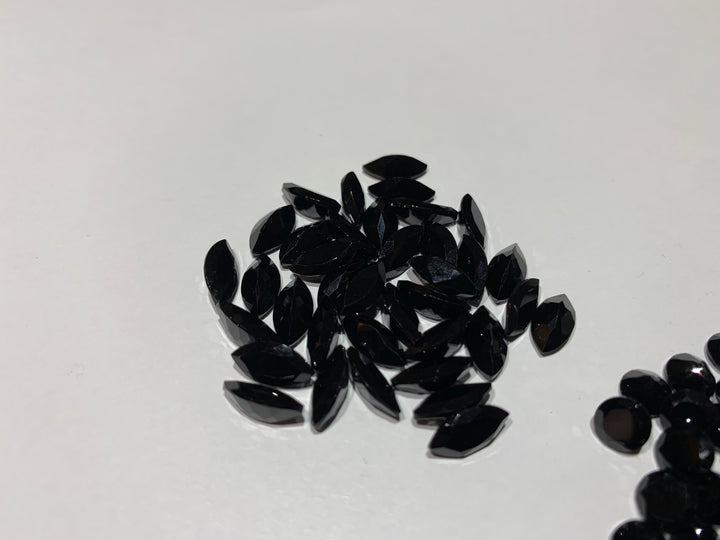 Faceted Black Spinel - Mixed Sizes (10 Carat Lot)