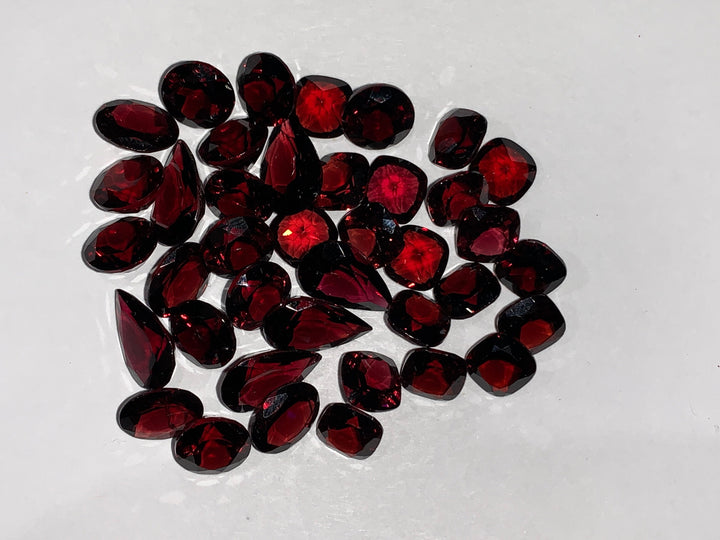 Faceted Garnet - Mixed Sizes (10 Carat Lot)