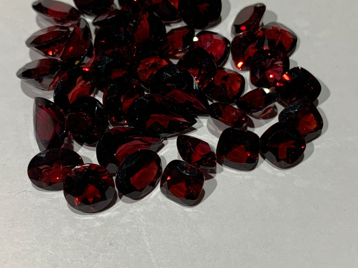 Faceted Garnet - Mixed Sizes (10 Carat Lot)
