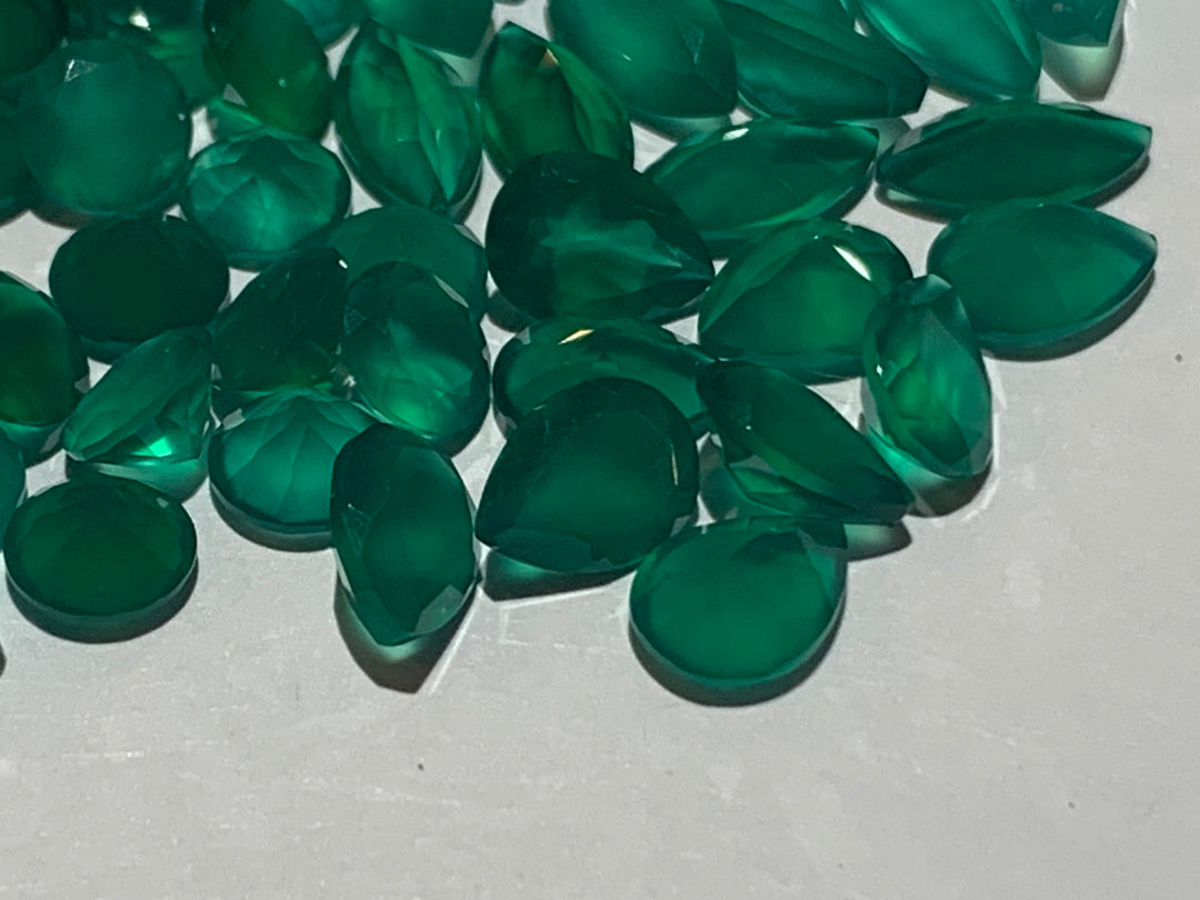 Faceted Green Onyx - Mixed Sizes (10 Carat Lot)